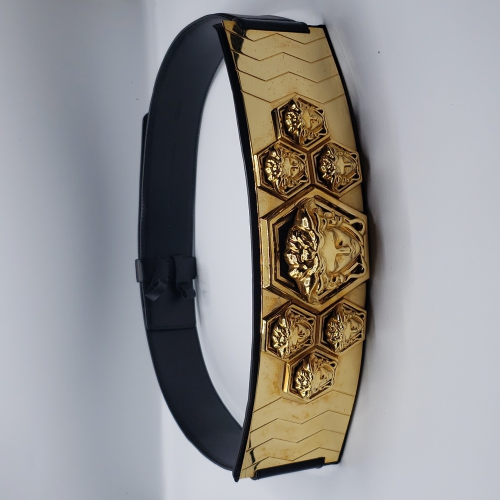 Versace belt size 100 new condition 100% AUTHENTIC